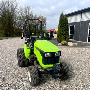 Envío Gratis: Tractor Compacto AVENGER 26 de 26 HP con Tracción en las 4 Ruedas, Motor Diésel de 3 Cilindros, Caja de Cambios 6F+2R, Neumáticos para Césped, Balasto Delantero - Product Image 1