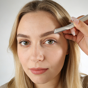 <span class=keywords><strong>Rasoir</strong></span> de luxe en acier inoxydable pour femme, ensemble de tondeuses à sourcils métalliques, outil de dermaplaning avec boîte d'emballage, vente en gros - Product Image 4