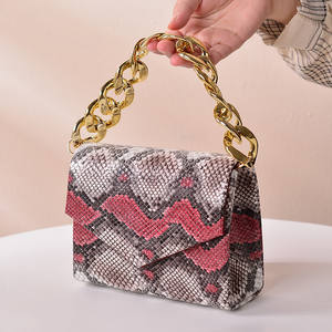 Bolso de piel de serpiente de estilo europeo para mujer, bolsa de noche con cadenas - Product Image 3