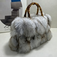 Tas Tangan Wanita Zeyu Retro Gagang Bambu Patchwork Bulu Tebal Hangat Lembut, Tas Jinjing Fashion Wanita, Tas Bulu Imitasi Ramah Lingkungan ODM / OEM