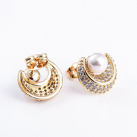 Boucles d'oreilles clous élégantes CM YIM Fashion Jewelry en plaqué or 18 carats avec perles d'imitation et zircons, pour femme, vente en gros