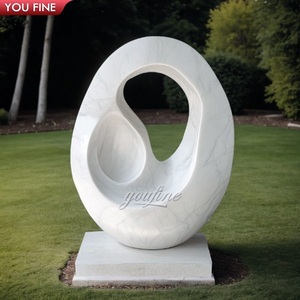 Scultura Moderna Astratta in Marmo Intagliata a Mano - Product Image 4