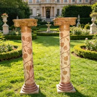 Colonne romaine moderne en marbre naturel rouge massif pour jardin extérieur et escalier