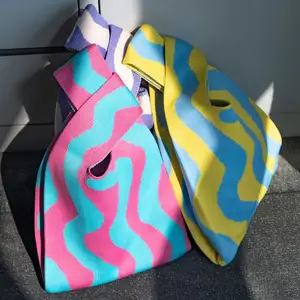 Bolsa de compras feminina de crochê para viagem, bolsa de mão de malha com padrões listrados, moda de tamanho pequeno, novidade em oferta