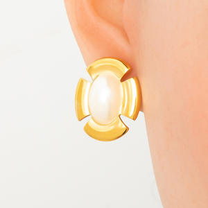 Boucles d'oreilles tendance en forme de fleur géométrique plaquées or avec perles, bijoux de fête pour femmes EH11013 - Product Image 4