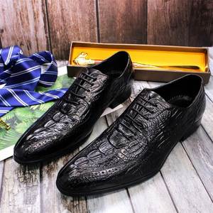 2026 <b>Extravagant</b> Large-sized Floral Pointed Toe Slip-On Breathable Lightweight Anti-Slip Moccasin Gommino Shoes Spring Autumn - Product Image 1