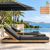 Ensemble de chaises longues d'extérieur modernes en teck avec coussins - Banc de jardin de luxe, mobilier de patio pour piscine, parc, hôtel