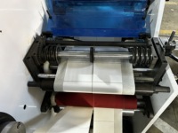 HJMQ-320 rouleau à feuille Double deux sièges étiquette adhésive autocollant rotatif découpe Cutter convoyeur à bande empileur Machine