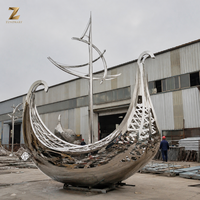 Escultura de Velero Personalizada en Acero Inoxidable con Acabado Espejo, Arte Náutico Público para Marina, Plaza Costera y Resort de Playa de Lujo