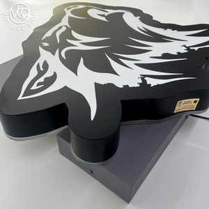 Letrero LED Retroiluminado con Cabeza de Águila Personalizada y Halo Blanco para Marca Deportiva - Product Image 6