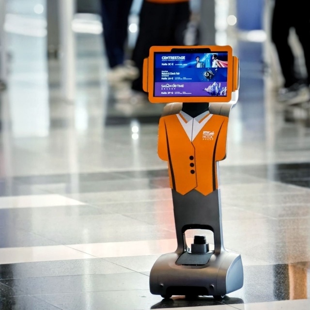 Temi S1 Intelligent Luxury Delivery Robot for Hotels & Restaurants with Auto Charge 8H Runtime Lithium-Ion Battery