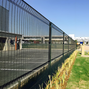 Clôture en treillis anti-escalade 358 haute sécurité certifiée ISO CE, fournie directement par l'<span class=keywords><strong>usine</strong></span>, pour la sécurité périmétrique des prisons et la protection des aéroports - Product Image 1