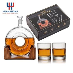 Luxury Tire Shape Whiskey Decanter Set Crystal Glass Liquor With Wooden Stand Accessories for Barware Gift Wholesale - Product Image 2
