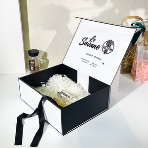 Custom Kleurrijke Herbruikbare Vouwen Zwart Harde Grote Gift Box Met Deksel Voor Kleding Luxe Lint Magnetische Geschenkdoos Verpakking