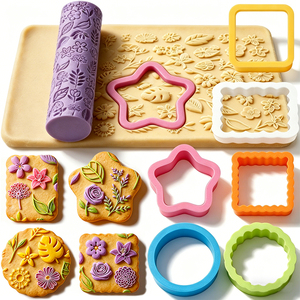 Jolies <span class=keywords><strong>emporte</strong></span>-pièces à biscuits, formes variées : rectangle, étoile dentelée, carré, rond, fleur, rouleau à texture herbe. - Product Image 1