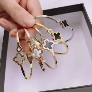 Europeo titanio acero coreano cuatro hojas trébol Cisne 18K oro rosa Acero inoxidable joyería no se decolora pulseras mujeres