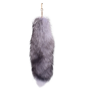 Venta al por mayor cola de zorro Real 35-45cm cola de zorro esponjosa cola de piel de Animal para accesorios de decoración llavero de cola de piel de zorro Natural - Product Image 6