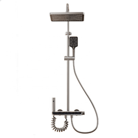 Ensemble de douche mural pour salle de bain avec pommeau de douche pluie au design moderne en aluminium poli et mitigeur eau chaude/froide pour hôtel