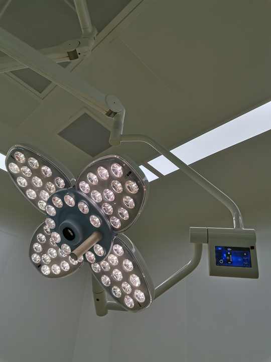 Hospital Clinic Medical Ceiling Mounted Surgical Lamp Shadowless LED Operating Light with Optional Camera