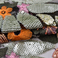 Tela Elegante con Bordado Floral de Lentejuelas Color Marfil, Malla de Encaje Colorida para Vestidos de Novia y Prendas de Alta Costura