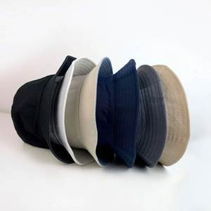 Chapeau seau mode pas cher réversible en gros blanc avec logo personnalisé couleur unie - Product Image 2