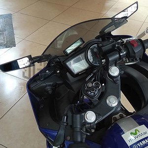 Accessori Moto Specchietti Retrovisori Alari a LED Regolabili Girevoli con Indicatori di Direzione per YAMAHA R1 R15 R25 R3 <span class=keywords><strong>R6</strong></span> R125 - Product Image 2
