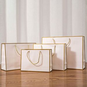 Bolsa de Compras de Papel Kraft con Logotipo Personalizado de Alta Calidad, con Asa, al por Mayor, para Empaque de Regalos, Bolsas de Papel Promocionales - Product Image 5