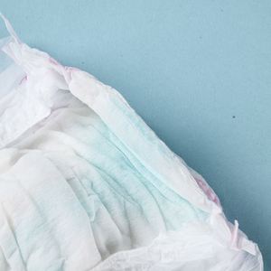 Serviette hygiénique féminine jetable respirante pour femmes - Product Image 3