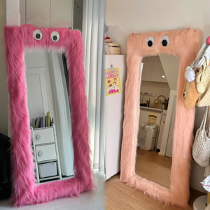 Miroir pleine longueur doux avec cadre en peluche et yeux <span class=keywords><strong>de</strong></span> dessin animé pour chambre à coucher, chambre d'enfant, décoration intérieure - Vente en gros - Product Image 1