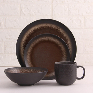 Tasse à café et assiette en porcelaine noire pour restaurant tasse et assiette de <span class=keywords><strong>vaisselle</strong></span> rétro créative vintage avec logo personnalisé à prix réduit - Product Image 2