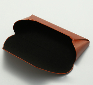 Étui à lunettes - Étui en cuir véritable de vachette fait main, simple et rétro, de type sac, pour ranger les lunettes de lecture et les lunettes de soleil. Can b - Product Image 2