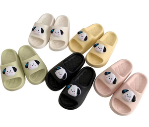 Pantofole con faccia di cane da cartone animato per donna, suola antiscivolo in EVA, scarpe da casa per interni, taglia 36-41, per tutte le stagioni. - Product Image 1