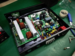 Prostar <span class=keywords><strong>2KVA</strong></span> trực tuyến <span class=keywords><strong>UPS</strong></span> 220V tinh khiết Sine Wave Rack Mount với <span class=keywords><strong>LCD</strong></span> hiển thị công nghiệp cấp bảo vệ điện cho trung tâm dữ liệu sao lưu - Product Image 3