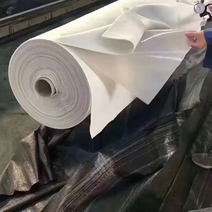 Géomembrane composite anti-UV et imperméable pour les décharges, les barrages, les réservoirs, les bassins, les canaux, les rivières, les lacs artificiels - Product Image 2
