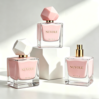 Flacon de parfum carré en verre transparent sur mesure 30ml 50ml avec pulvérisateur et logo imprimé personnalisé avec boîte