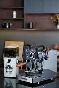 Machine à café expresso à poignée en bois massif 220V Échangeur de chaleur pour système de chaudière pour équipement de fabrication de café - Product Image 4