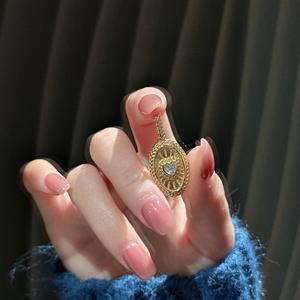 จี้เงินแท้ S925 รูปหัวใจสไตล์วินเทจ ดีไซน์เรียบง่าย หวาน เท่ รูปทรงวงรี ลายเรขาคณิต หรูหรา ดีไซน์เฉพาะ วัสดุหลักทอง - Product Image 3