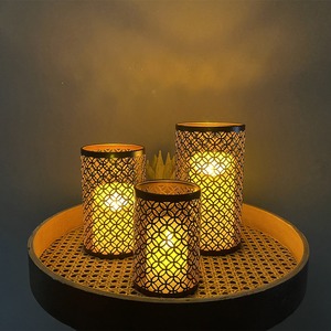 Decorazione Natalizia per la Casa, Portacandele in Metallo Nero, Eleganti Portacandele Traforati per Matrimoni, Oggetti Decorativi per Feste e Casa - Product Image 1