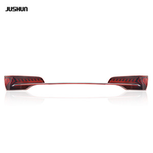 Feux arrière à LED pleine largeur Jushun Audi Q7 avec clignotants séquentiels 12V Modèle 2006-2015 - Product Image 4