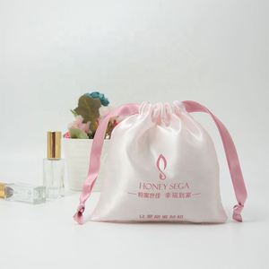 Sacs à cordon en satin de soie recyclables de haute qualité avec logo personnalisé, pochette pour perruques et bijoux - Product Image 5