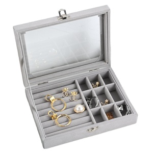 Boîte de rangement pour bijoux avec compartiments, anti-poussière, élégante et minimaliste, personnalisable - Product Image 1