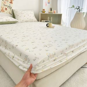 Set di Tre Pezzi per Letto in Twill Stampato 100% Cotone, Morbido e Delicato sulla Pelle - Product Image 6