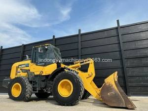 En promotion : la chargeuse sur pneus KOMATSU WA200, WA200-8, une marque japonaise en excellent état et à 90 % neuve - Product Image 3