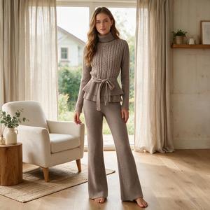 Conjunto <span class=keywords><strong>de</strong></span> punto <span class=keywords><strong>de</strong></span> 2 piezas para <span class=keywords><strong>mujer</strong></span>, otoño-invierno: Top <span class=keywords><strong>de</strong></span> cuello alto con trenzas y pantalones acampanados acanalados con cinturón. - Product Image 6