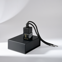 Vente en gros de flacons diffuseurs de parfum pour voiture en verre carré de 8 ml avec bouchon, boîte d'emballage magnétique à rabat avec marquage à chaud