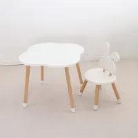Деревянный стол и стулья для детей