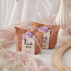 Bolsa de Regalo con Textura de Corcho, Bolsa para Dulces con Lazo y Flor para Bodas, Despedidas de Soltera, Fiestas, Embalaje para Invitados - Product Image 4