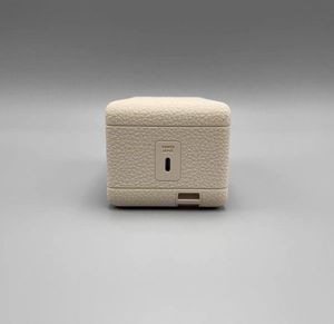 <span class=keywords><strong>Emberton</strong></span> III Portable Sans Fil pour Haut-Parleur Robuste Étanche IP67 |   Son stéréo puissant, basses profondes, plus de 20 heures d'autonomie |   Batterie - Product Image 4