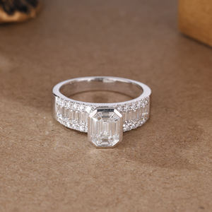 Anillo de Compromiso y Boda de Alta Gama para Mujer, Joyería Fina de Lujo, Oro Sólido de 14K, Corte Baguette, Diamante Natural, Bañado en Rodio - Product Image 1