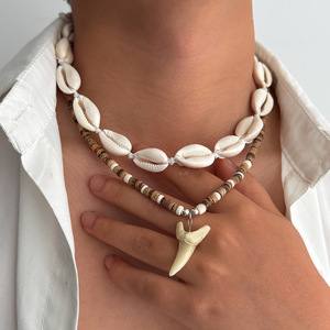 Nouveau Collier Tendance Tressé à la Main avec Coquillages Puka, Perles en <span class=keywords><strong>Bois</strong></span> de Coco et Breloque Fausses Dents de Requin pour Hommes - Product Image 2